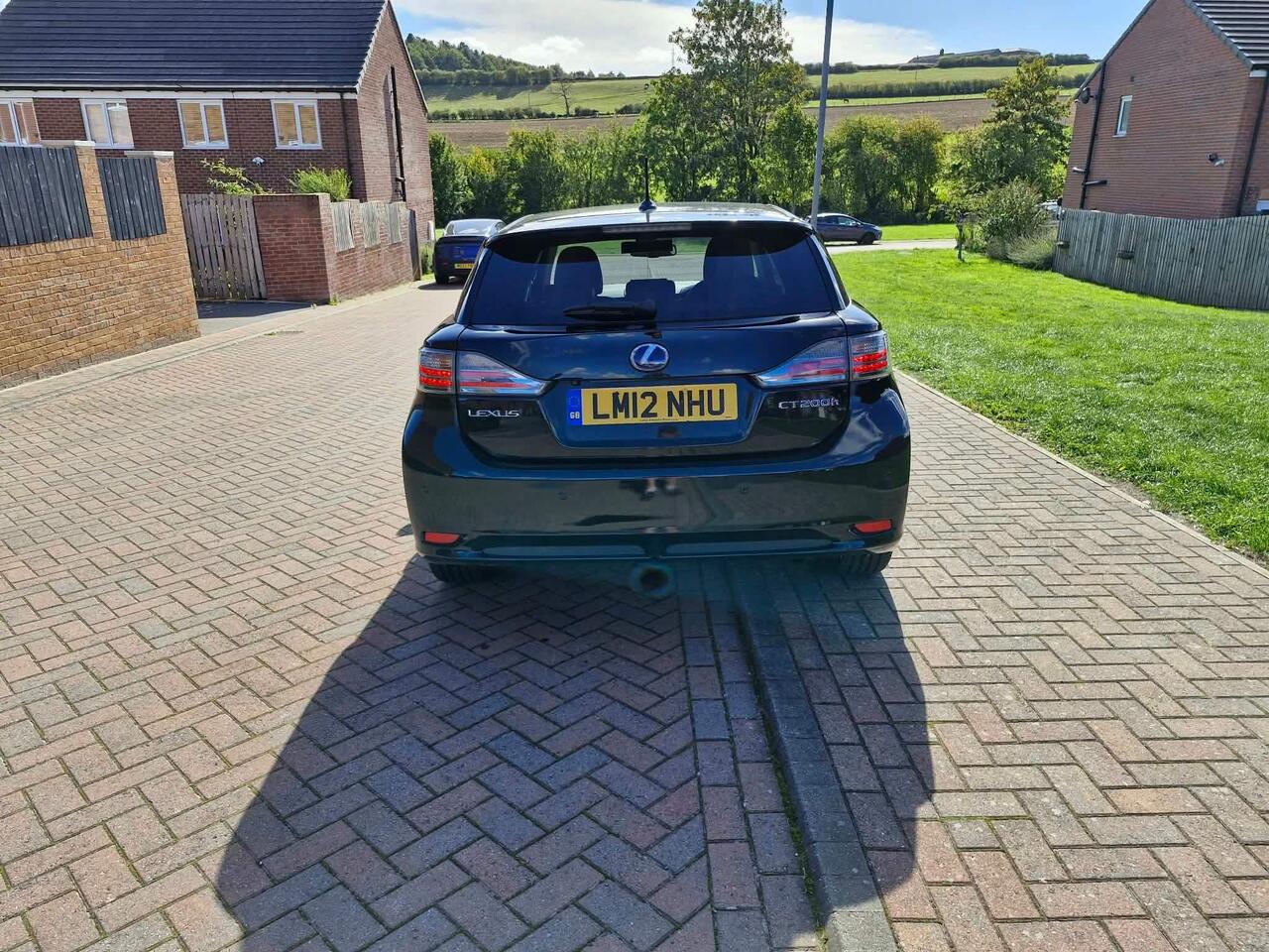 Lexus CT — photo 6