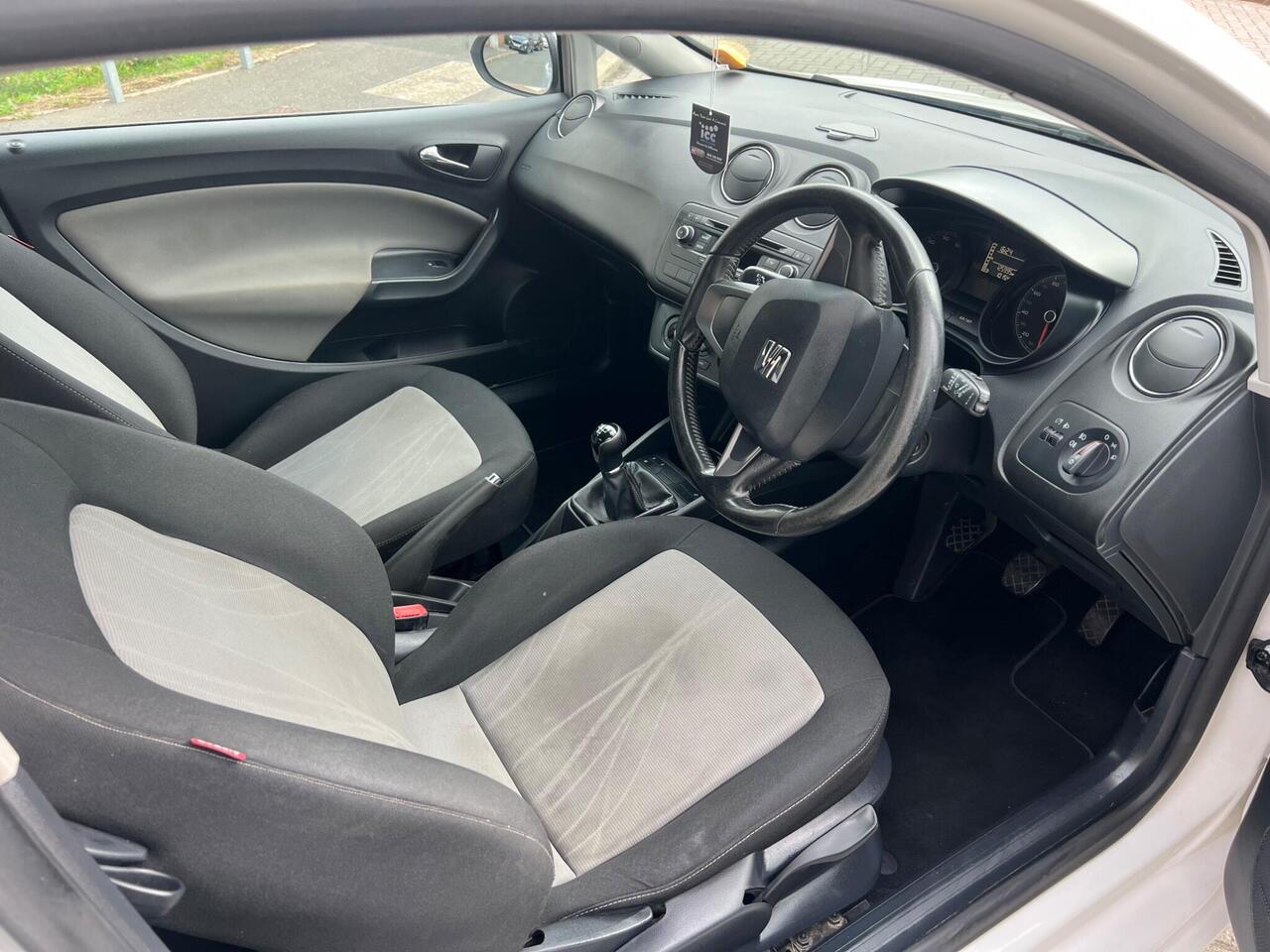 SEAT Ibiza — photo 8