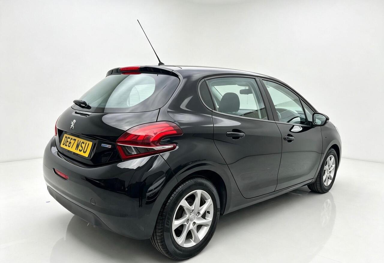 Peugeot 208 — photo 3