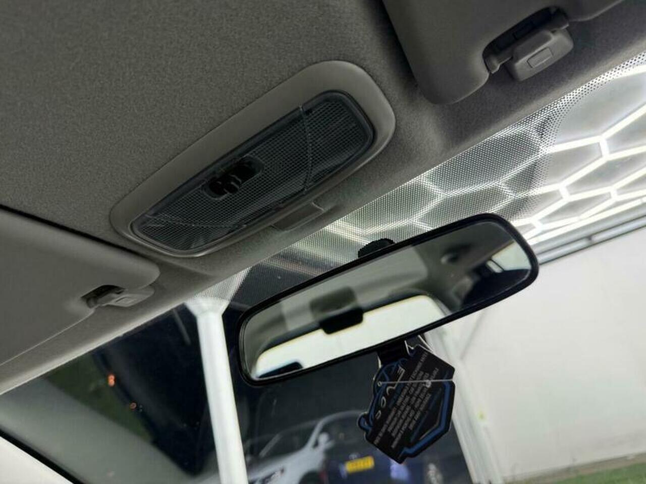 Mazda Mazda2 — photo 47