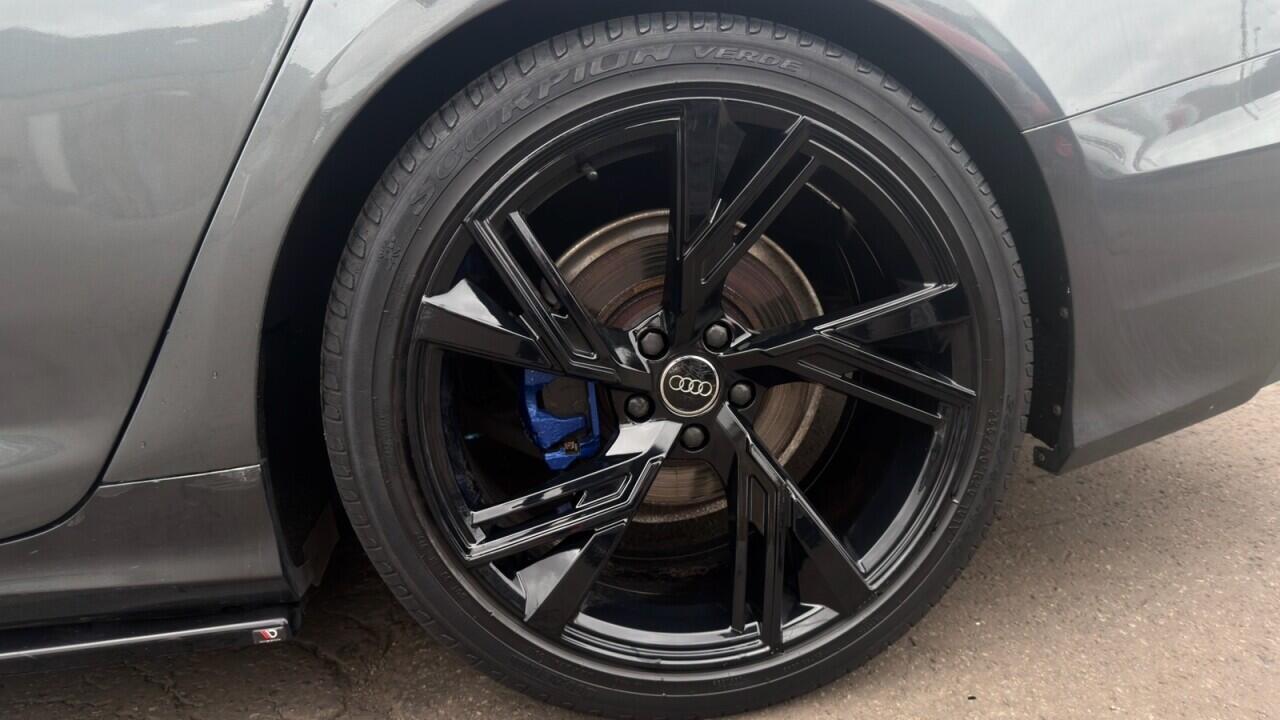 Audi A6 Saloon — photo 36