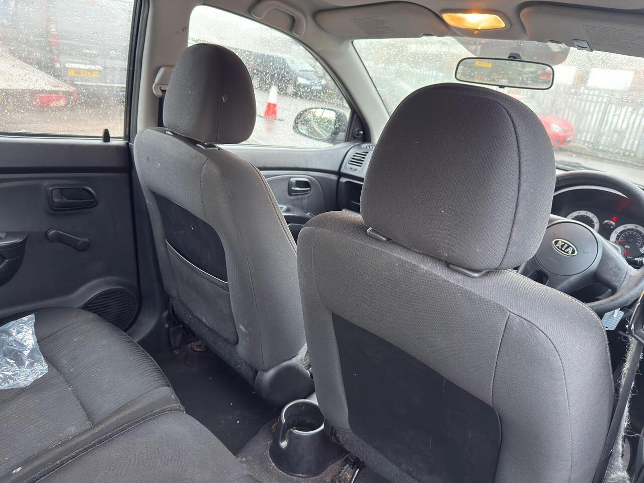 Kia Picanto — photo 21