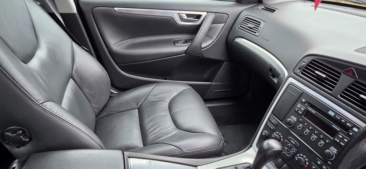 Volvo V70 — photo 49