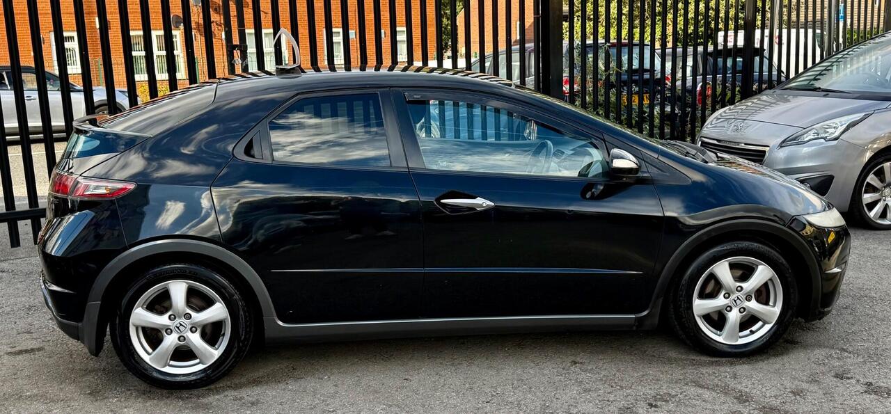 Honda Civic — photo 8