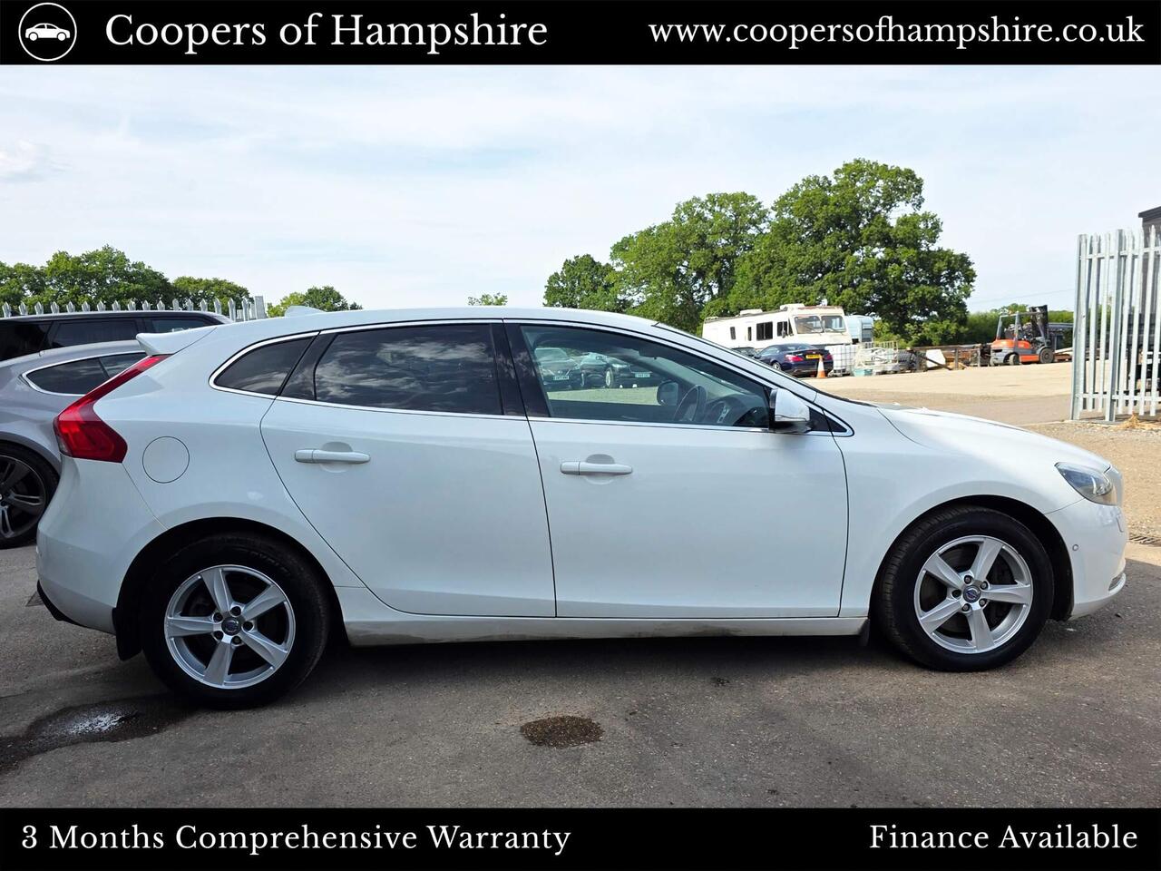 Volvo V40 — photo 19