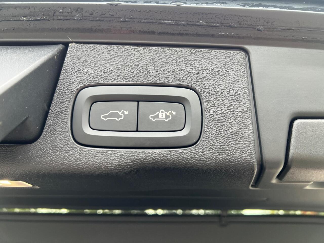 Volvo XC60 — photo 35