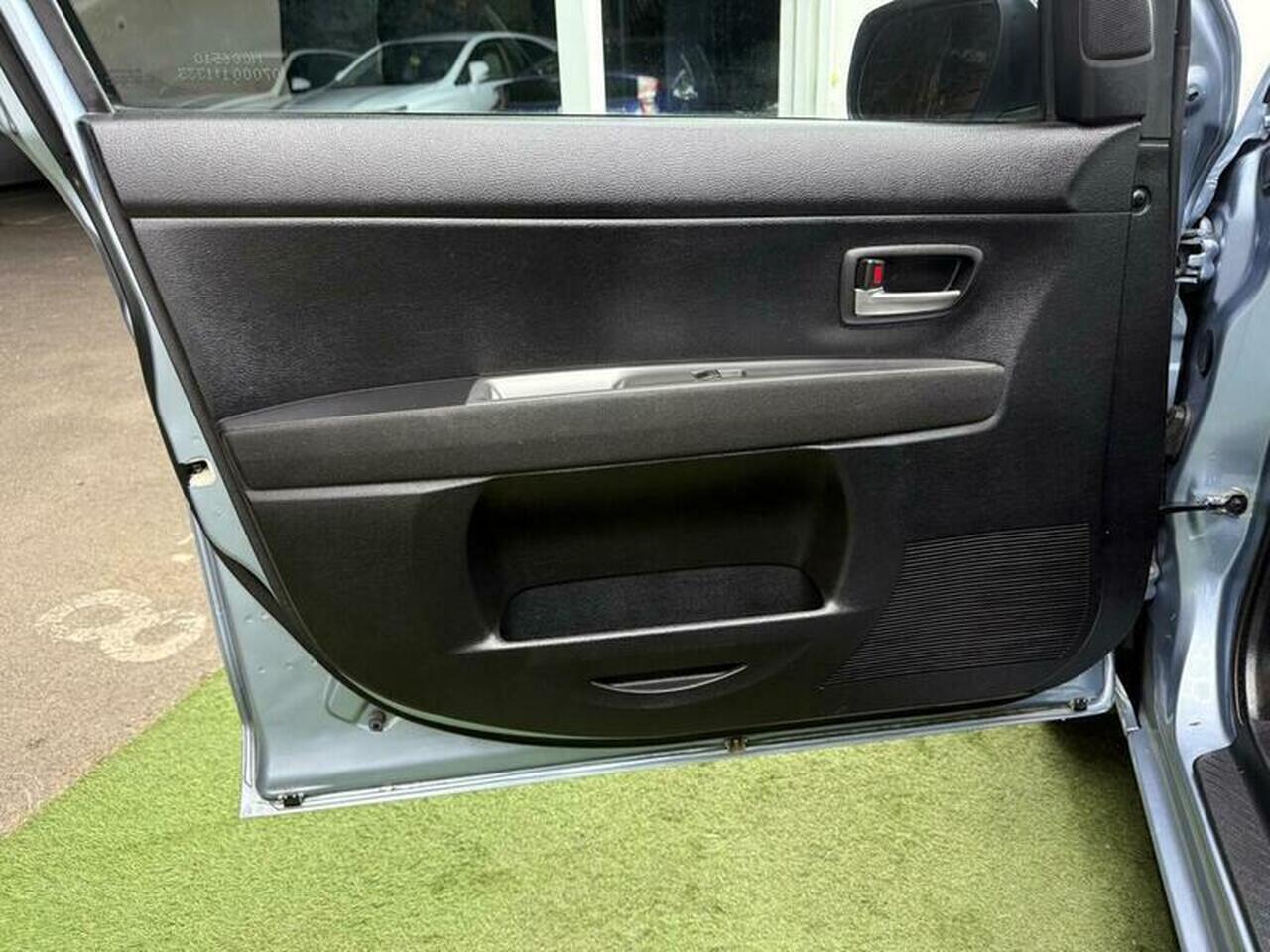 Mazda Mazda2 — photo 26