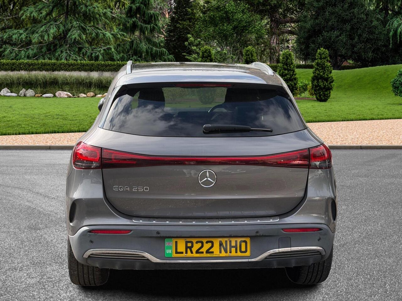 Mercedes-Benz EQA — photo 14