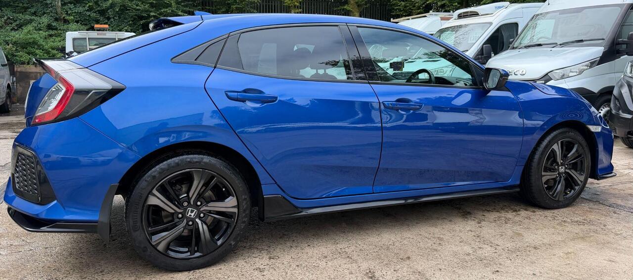 Honda Civic — photo 11