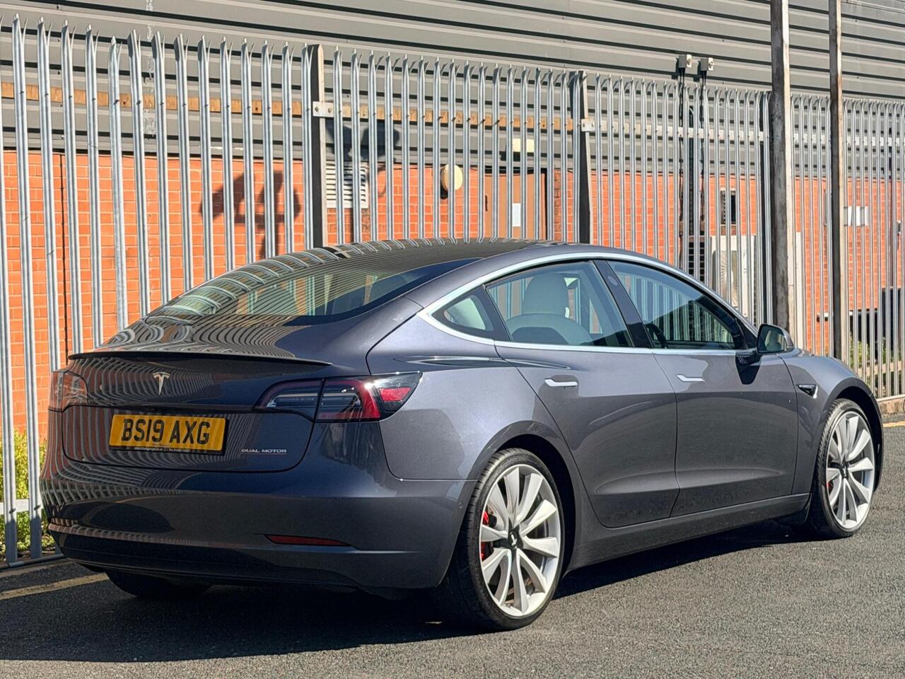 2019 Tesla Model 3 (Dual Motor) Performance Auto 4WDE 4dr (Performance Upgrade), photo 3