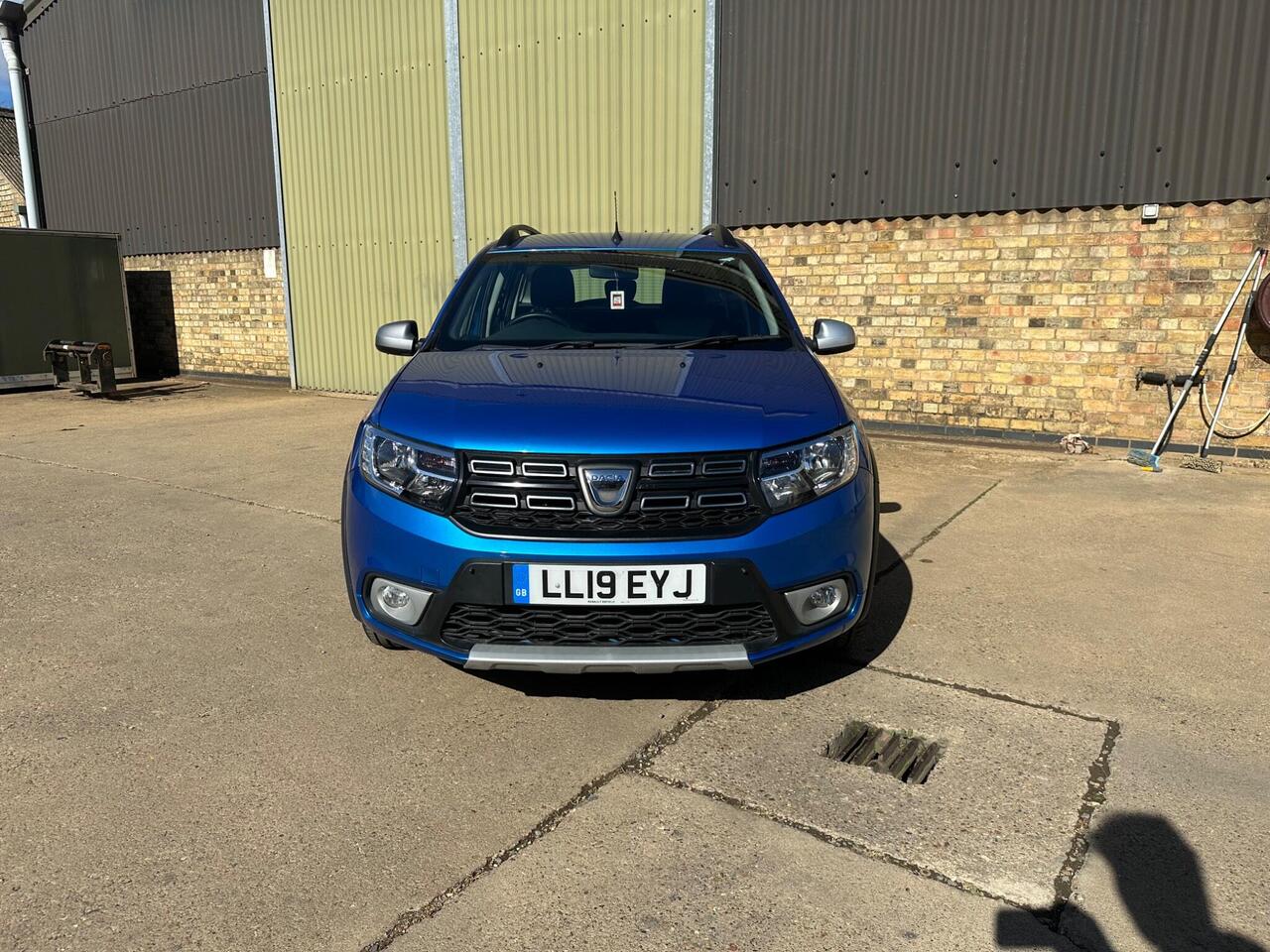Dacia Logan MCV Stepway — photo 2