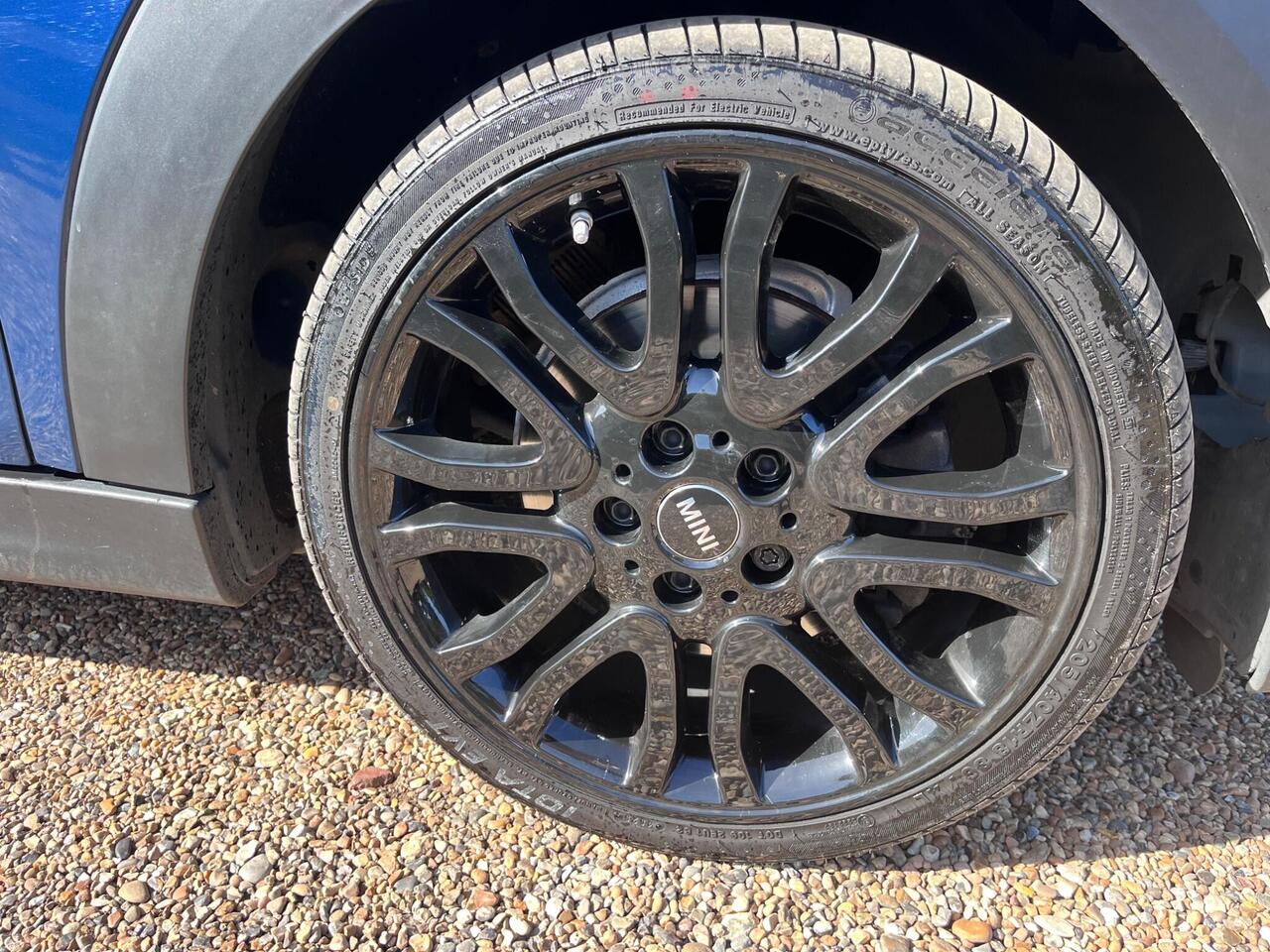 MINI Hatch — photo 26