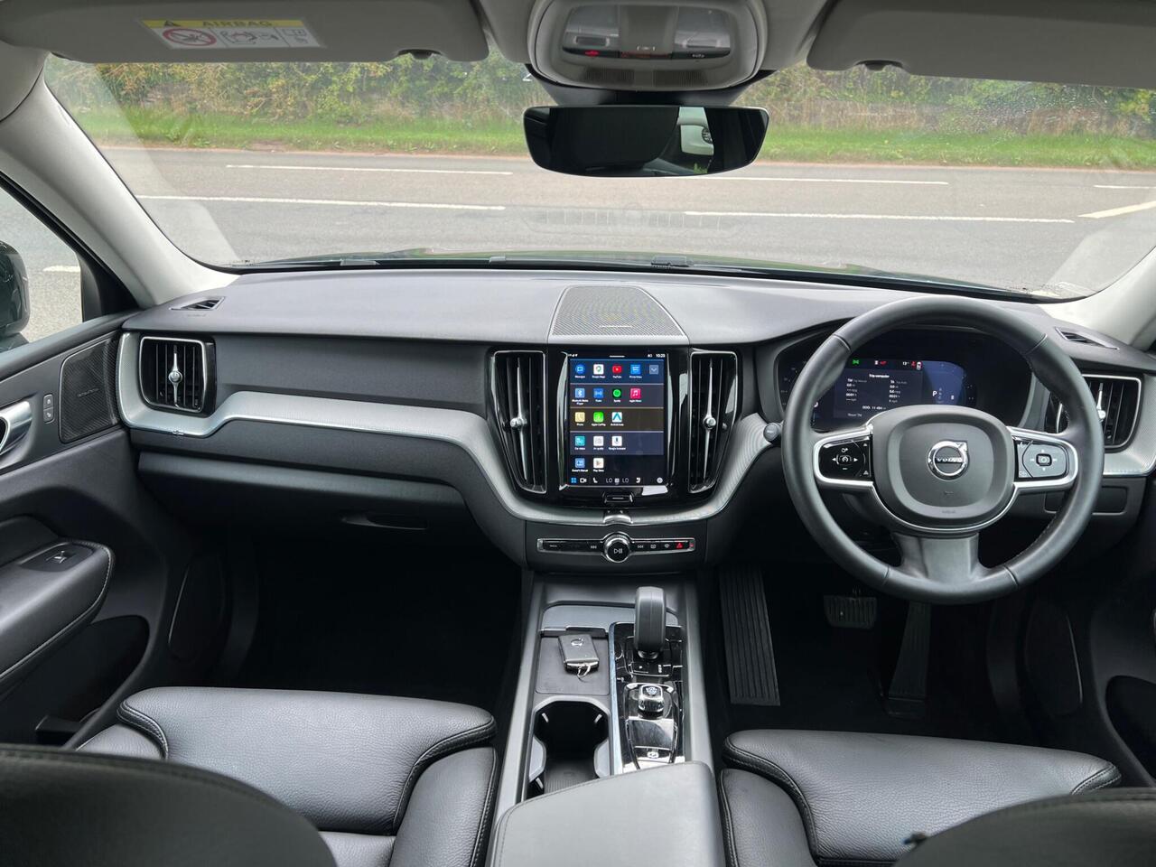 Volvo XC60 — photo 17