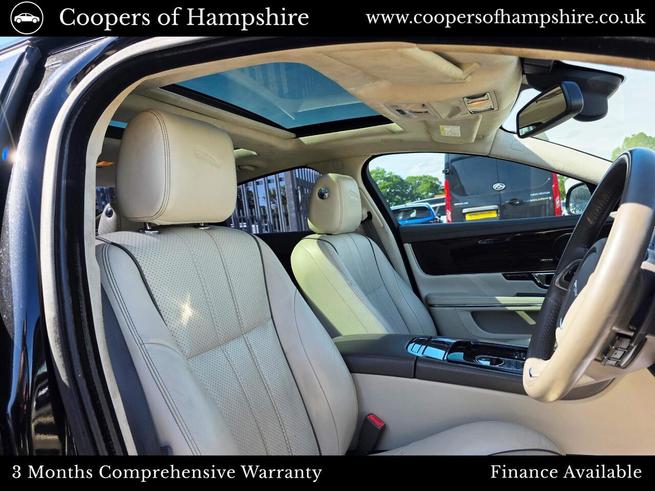 Jaguar XJ — photo 7