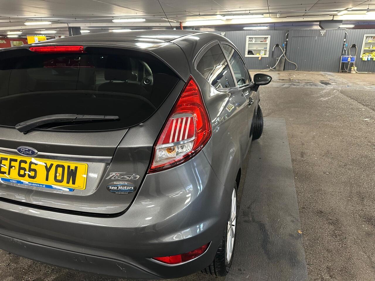 Ford Fiesta — photo 1