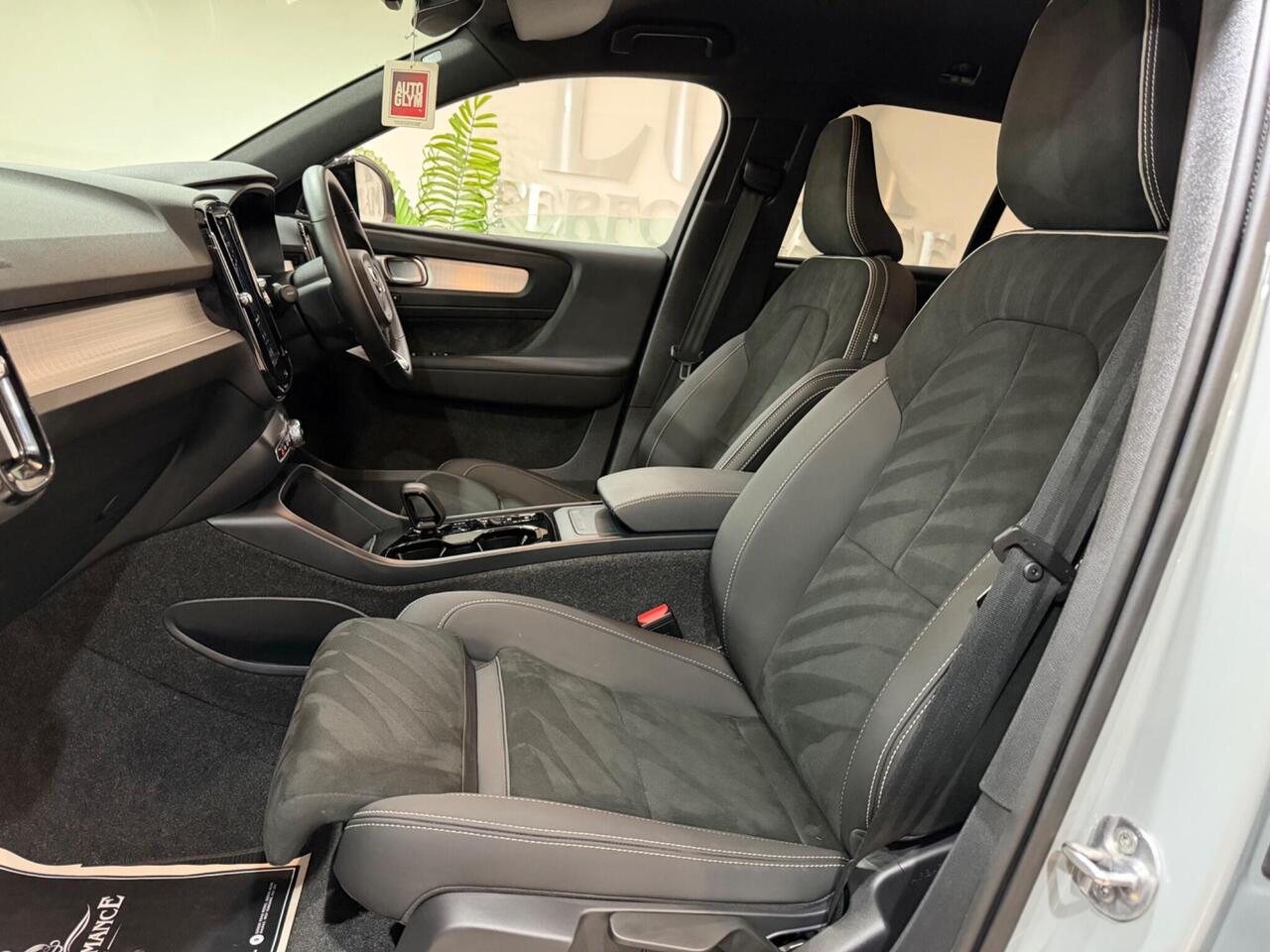Volvo XC40 — photo 10