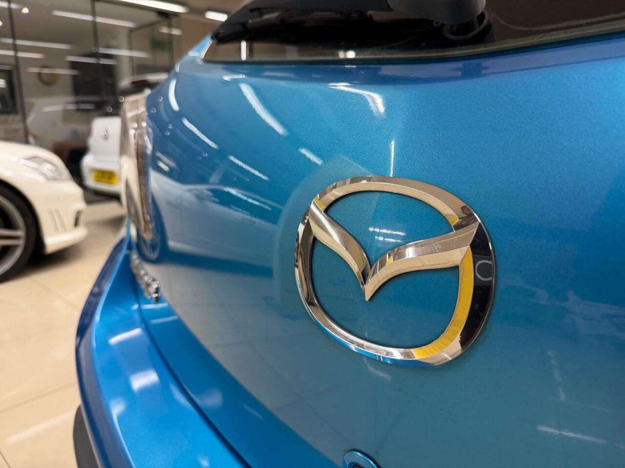 Mazda Mazda3 — photo 9