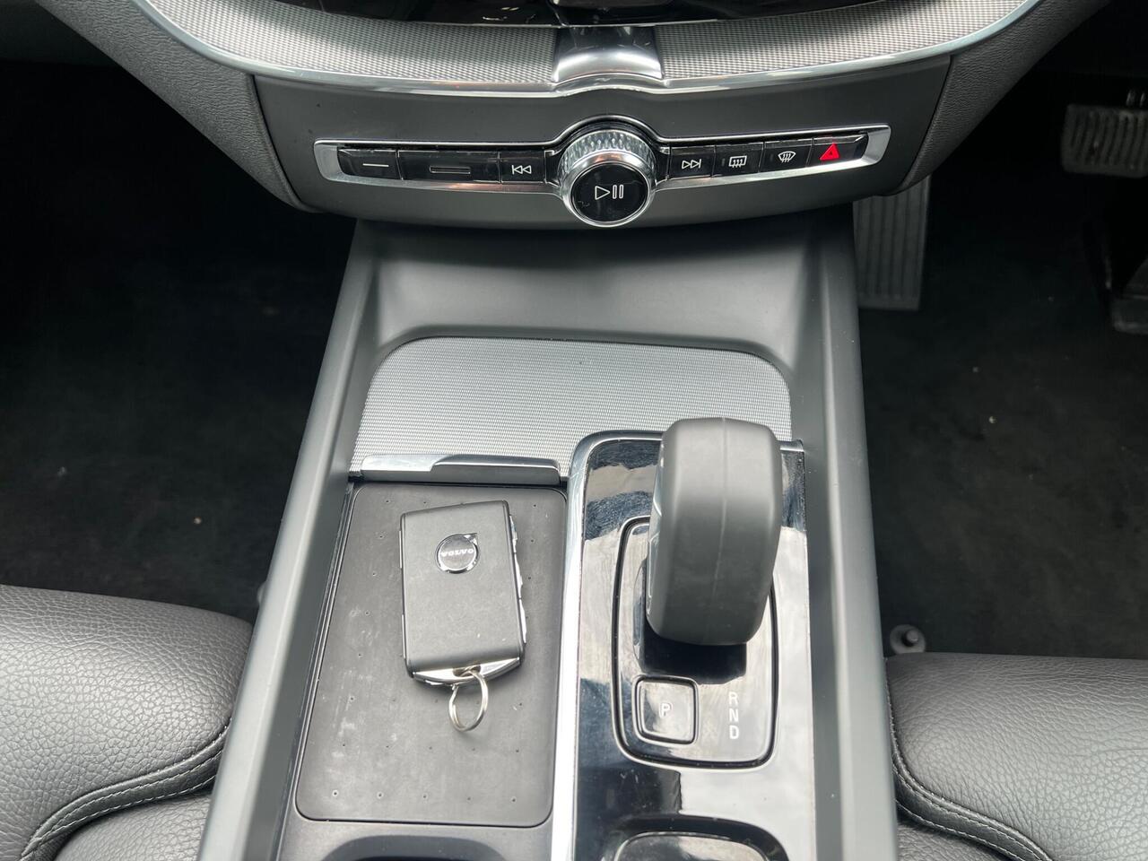Volvo XC60 — photo 36