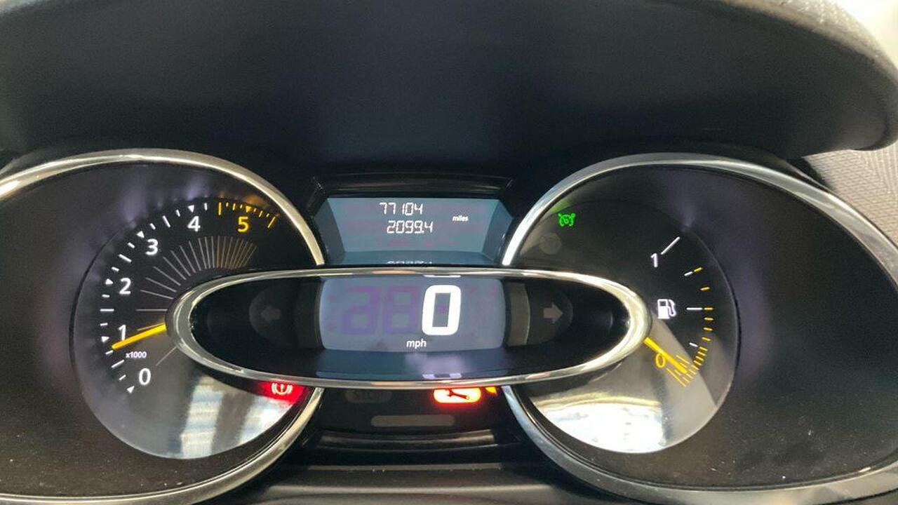 Renault Clio — photo 13