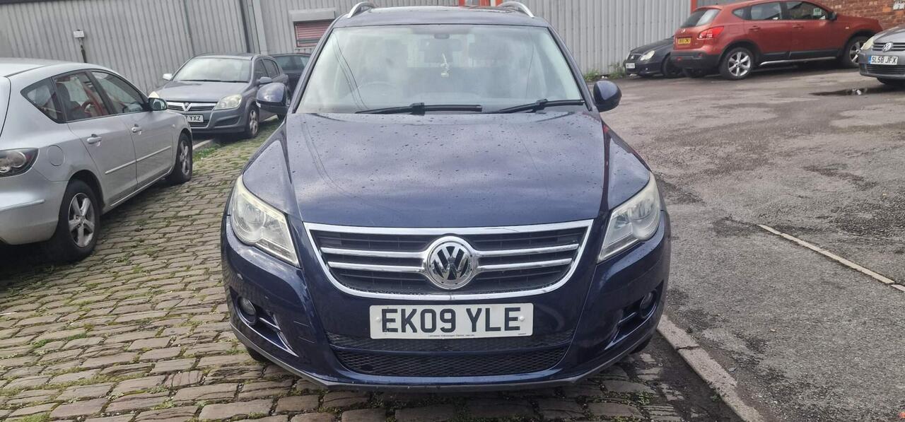 Volkswagen Tiguan — photo 2