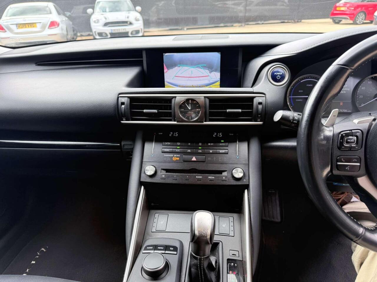 Lexus IS — photo 31