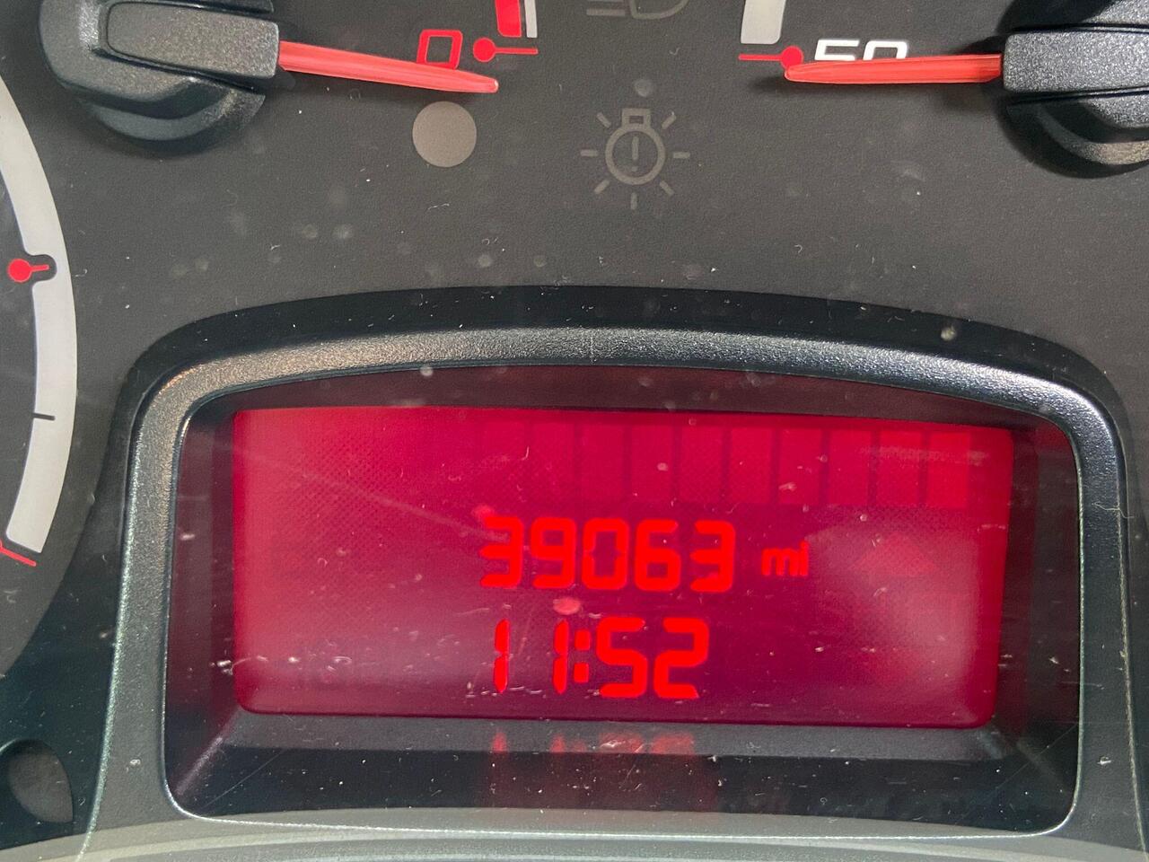 Ford Ka — photo 3