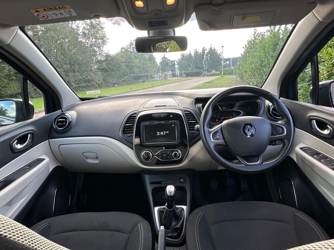 Renault Captur — photo 24