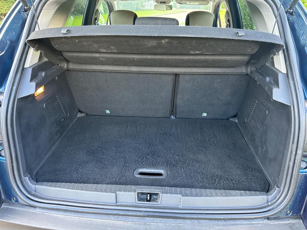 Renault Captur — photo 25
