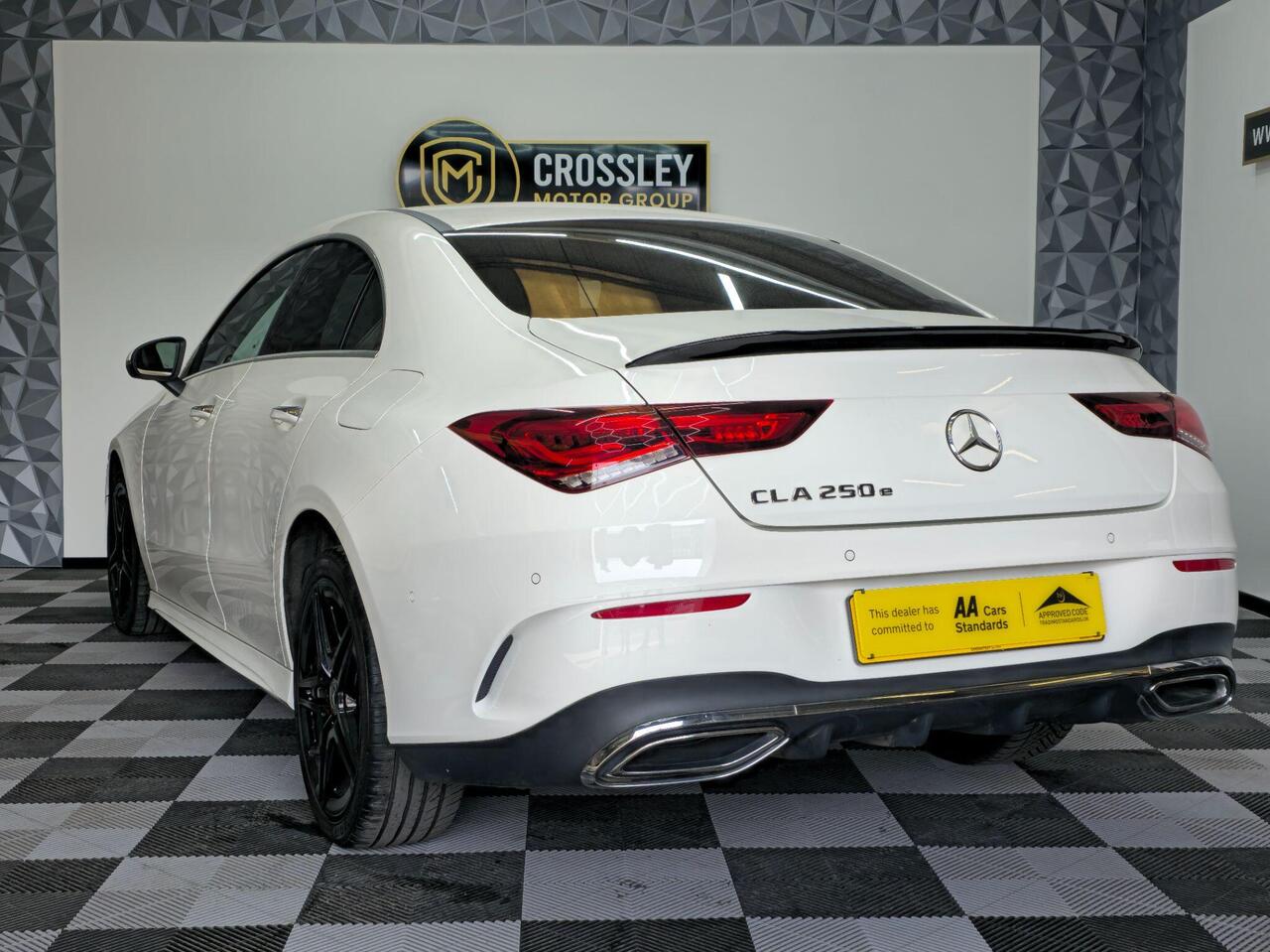 Mercedes-Benz CLA — photo 22