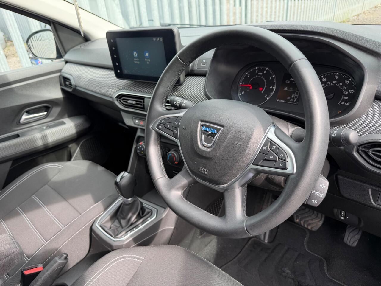 Dacia Sandero — photo 27