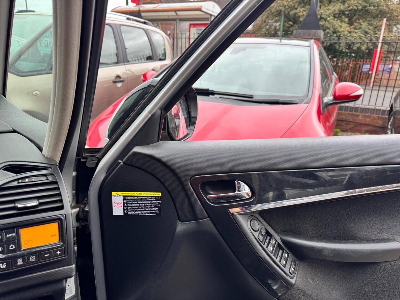 Citroen C4 Picasso — photo 12