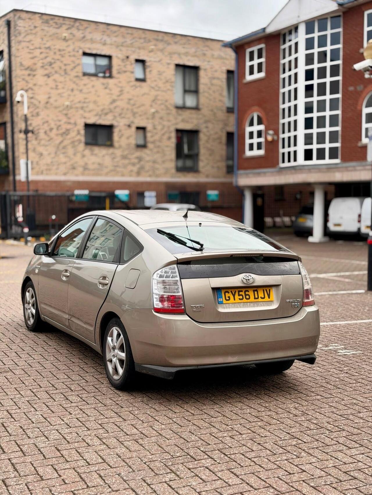 Toyota Prius — photo 5
