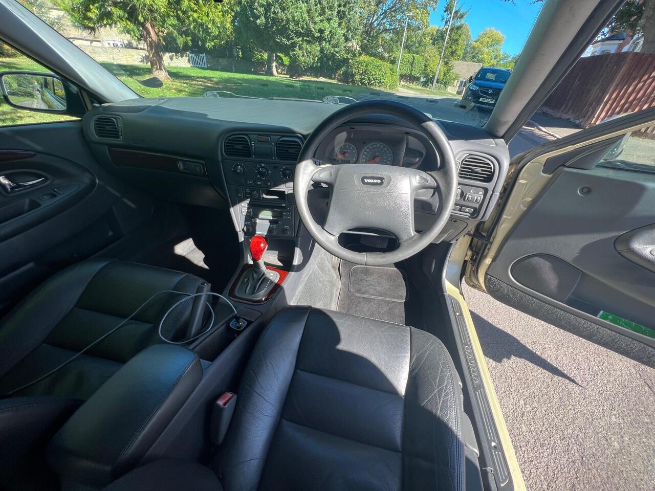Volvo S40 — photo 5