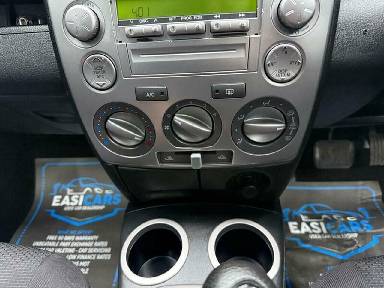 Mazda Mazda2 — photo 29