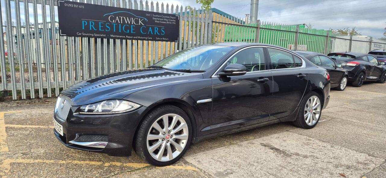 Jaguar XF — photo 2