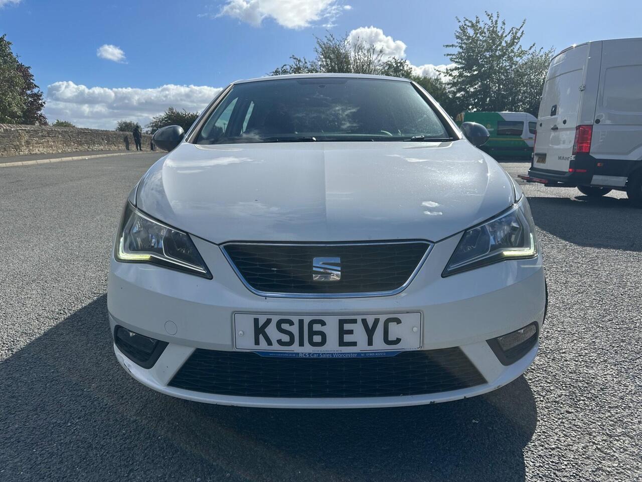 SEAT Ibiza — photo 2