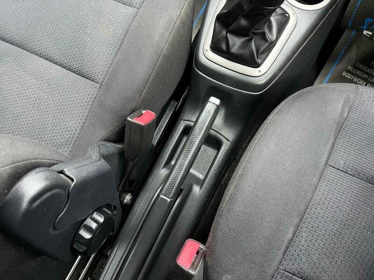 Mazda Mazda2 — photo 45