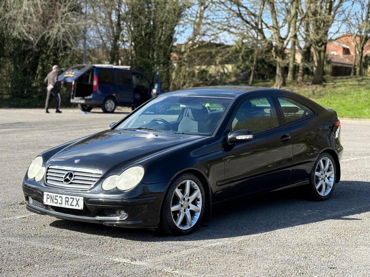 Mercedes-Benz C Class — photo 4