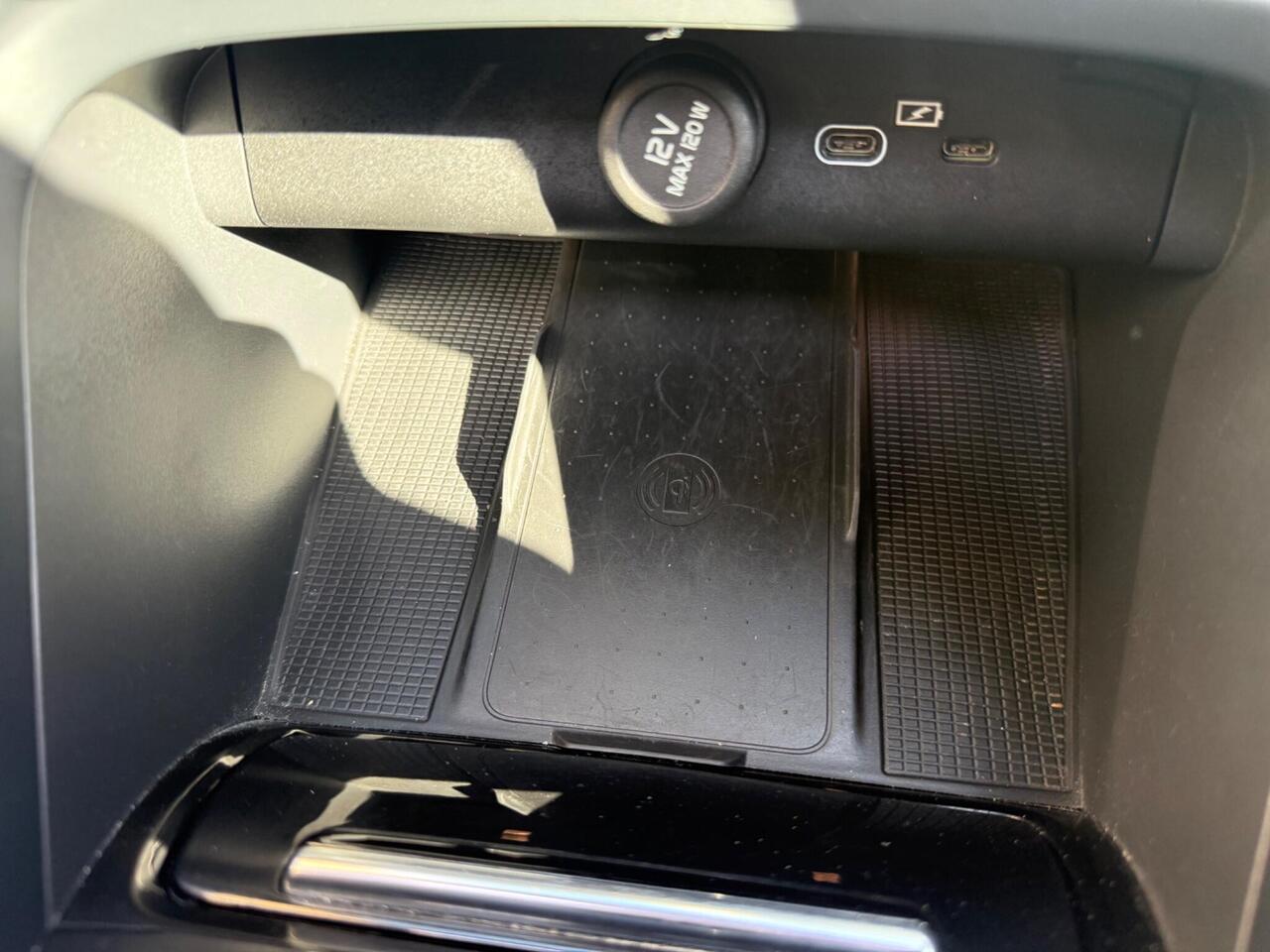 Volvo XC40 — photo 42