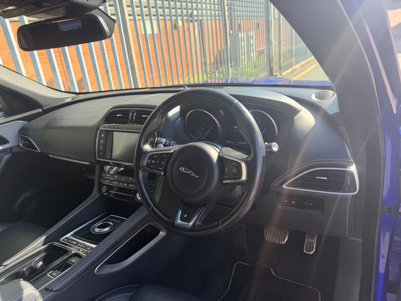 2017 Jaguar F-PACE 2.0 P250i R-Sport Auto AWD Euro 6 (s/s) 5dr, photo 7