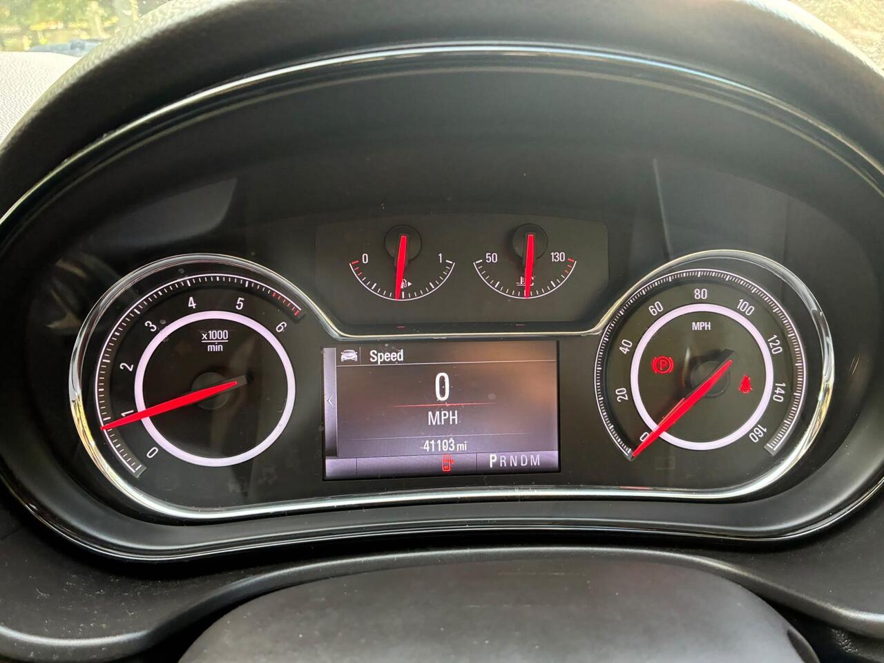 Vauxhall Insignia — photo 33