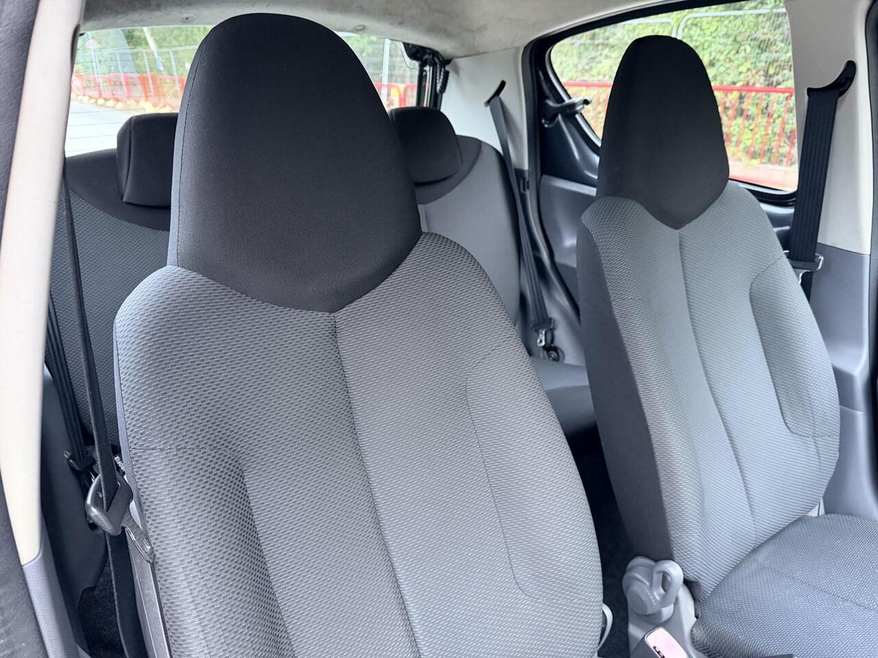 Toyota AYGO — photo 30