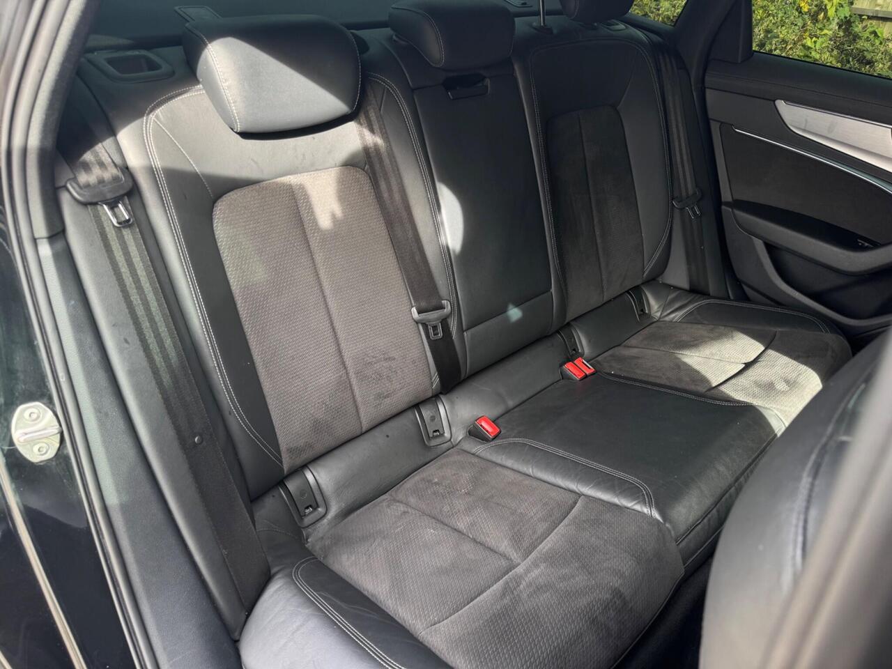 Audi A6 Saloon — photo 26
