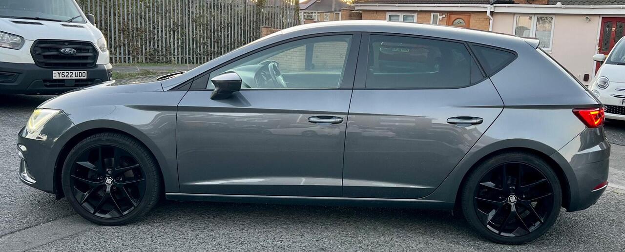SEAT Leon — photo 7