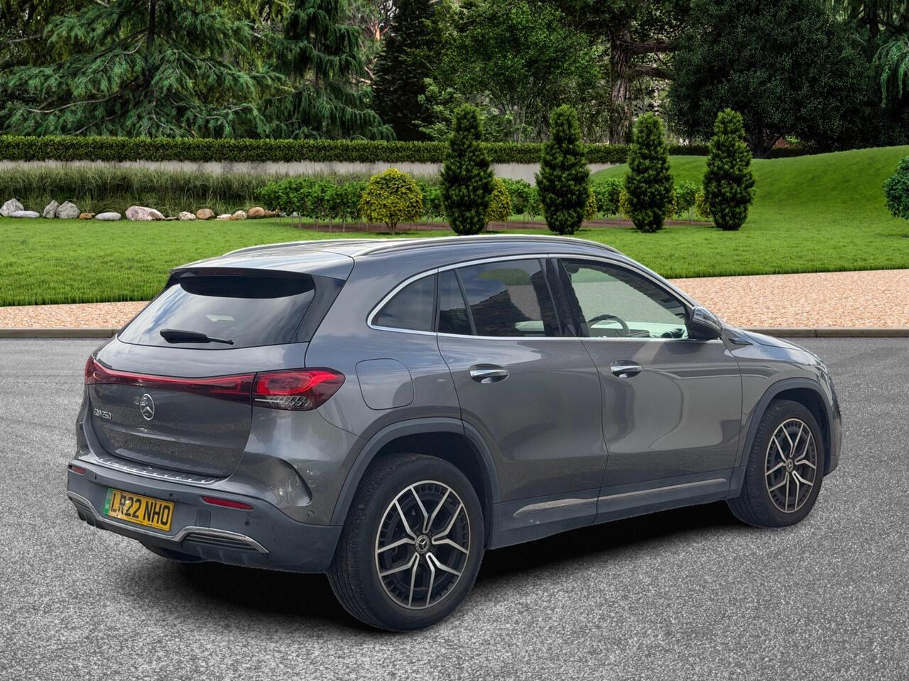 Mercedes-Benz EQA — photo 19