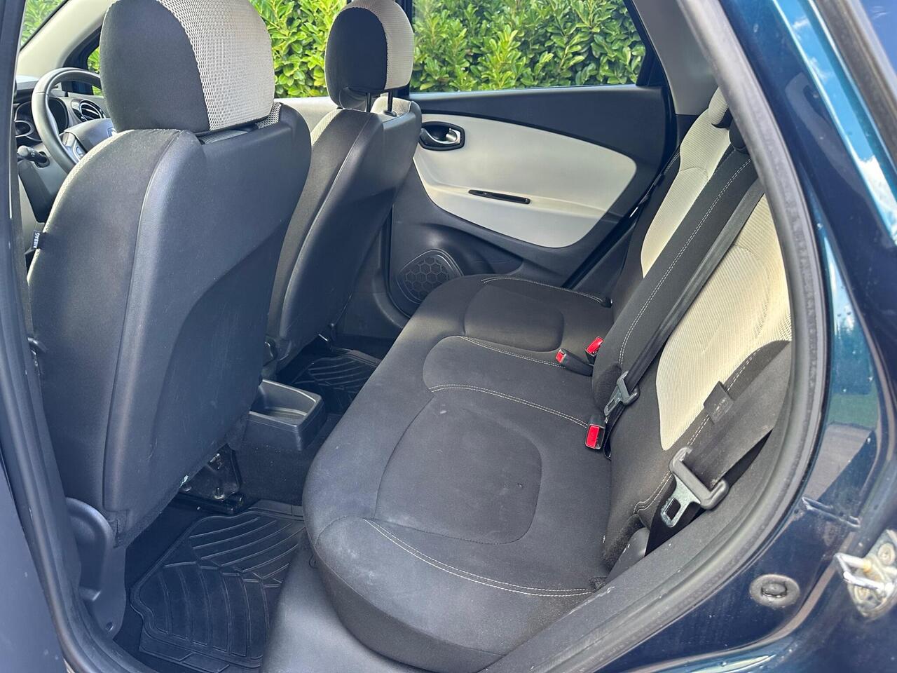Renault Captur — photo 27