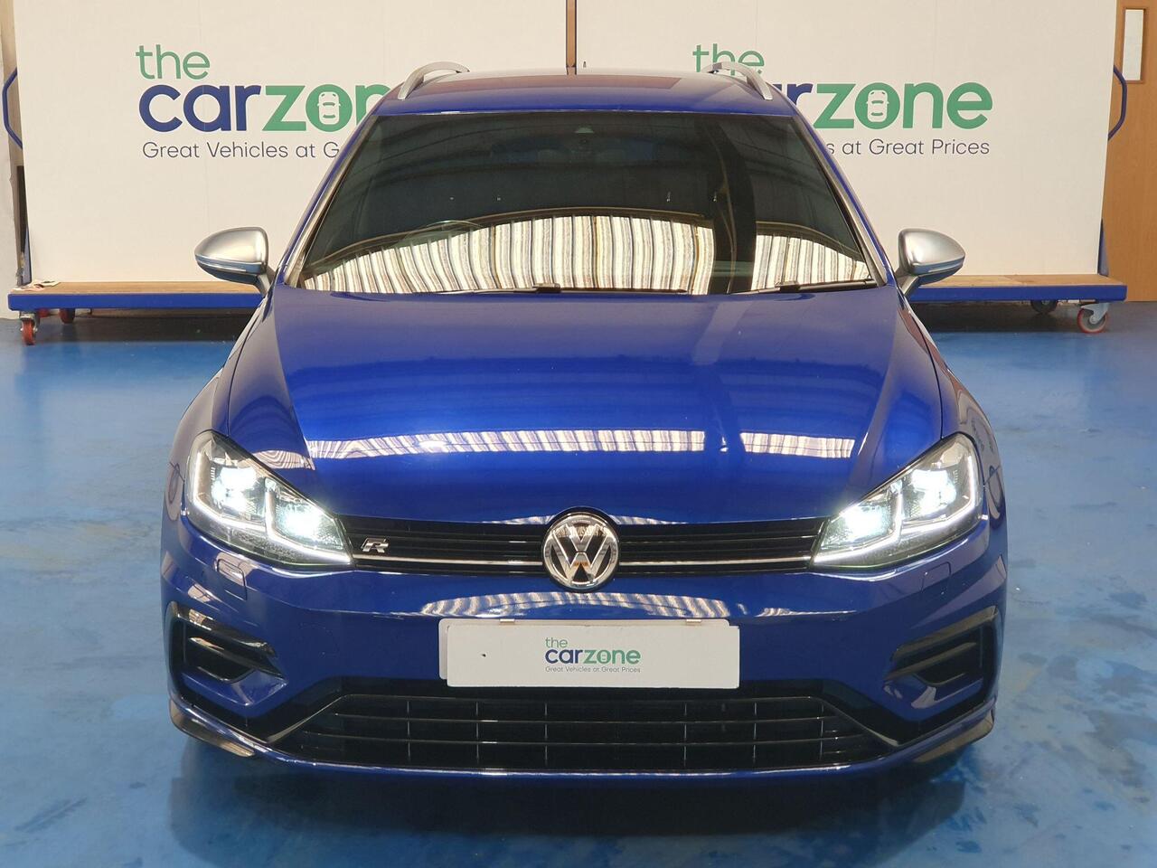 Volkswagen Golf — photo 8