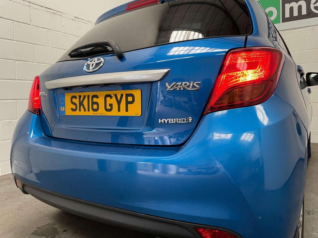 Toyota Yaris — photo 18