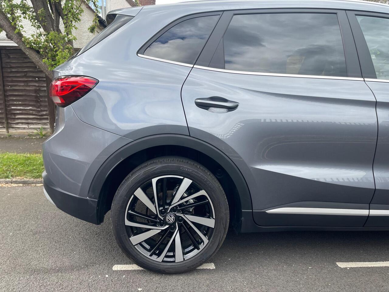 MG MG ZS — photo 30