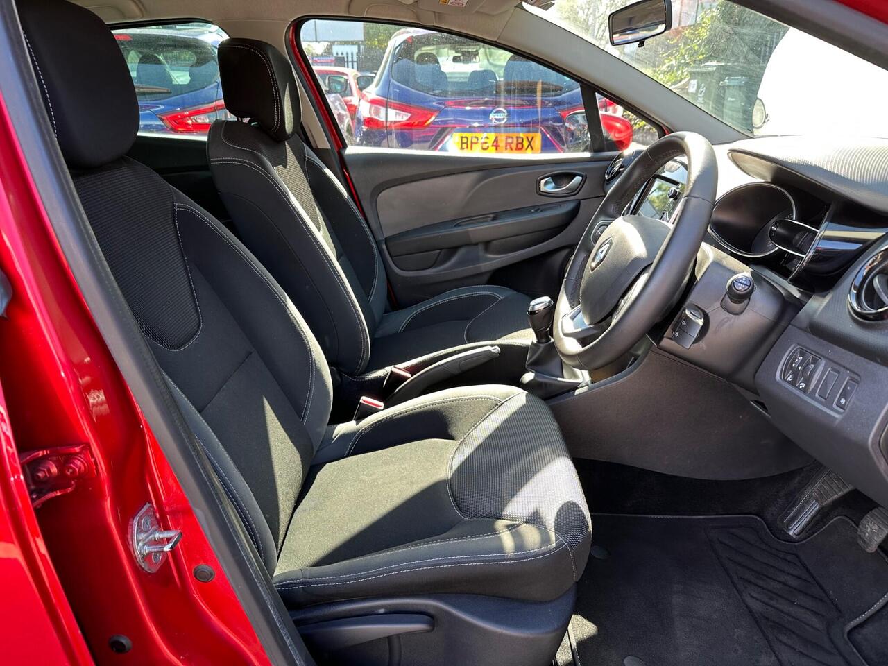 Renault Clio — photo 9